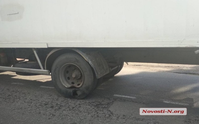 На трассе из-за жуткой аварии с пострадавшими образовались автомобильные заторы Фото № 7 На трассе из-за жуткой аварии с пострадавшими образовались автомобильные заторы Фото № 7
