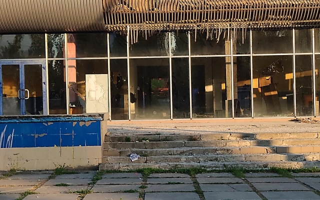 Глава Николаевского облсовета Виктория Москаленко считает, что бывший кинотеатр «Искра» нужно выставлять на аукцион Фото № 0 Глава Николаевского облсовета Виктория Москаленко считает, что бывший кинотеатр «Искра» нужно выставлять на аукцион Фото № 0