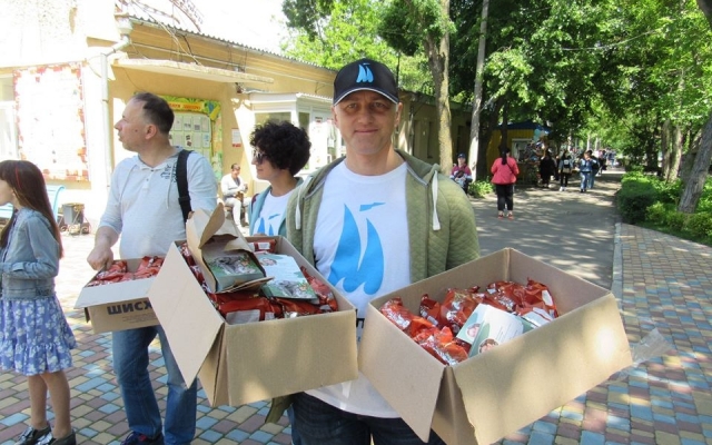 Стать живой картиной, съесть бесплатно мороженное и поиграть с мэром города – сегодня можно было в Николаевском зоопарке Фото № 3 Стать живой картиной, съесть бесплатно мороженное и поиграть с мэром города – сегодня можно было в Николаевском зоопарке Фото № 3