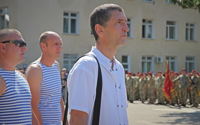 Жители Николаева почтили память павших десантников Фото № 58 Жители Николаева почтили память павших десантников Фото № 58
