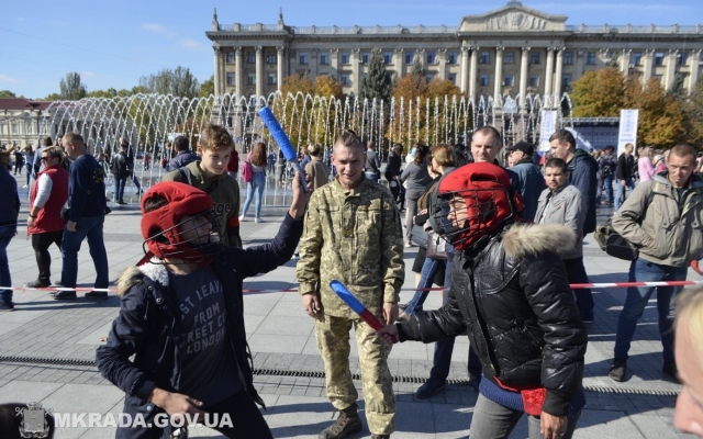 На Соборной площади состоялся квест «ЗахисТИ» Фото № 3 На Соборной площади состоялся квест «ЗахисТИ» Фото № 3