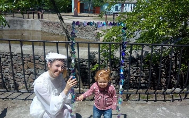 Стать живой картиной, съесть бесплатно мороженное и поиграть с мэром города – сегодня можно было в Николаевском зоопарке Фото № 0 Стать живой картиной, съесть бесплатно мороженное и поиграть с мэром города – сегодня можно было в Николаевском зоопарке Фото № 0