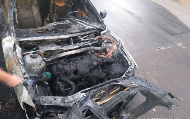 По факту ночного поджога автомобиля николаевская полиция открыла уголовное дело Фото № 2 По факту ночного поджога автомобиля николаевская полиция открыла уголовное дело Фото № 2