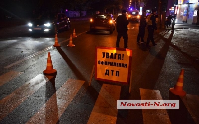 На Чигрина автомобиль сбил пешехода, переходившего дорогу в неустановленном месте Фото № 0 На Чигрина автомобиль сбил пешехода, переходившего дорогу в неустановленном месте Фото № 0