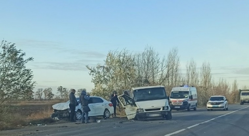 Массовое дтп с пострадавшими под Николаевом Фото № 1 Массовое дтп с пострадавшими под Николаевом Фото № 1