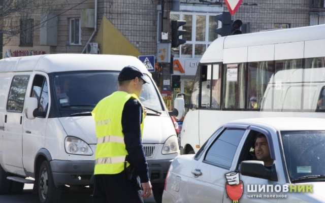 В Николаеве затруднено движение по Центральному проспекту в результате ДТП Фото № 3 В Николаеве затруднено движение по Центральному проспекту в результате ДТП Фото № 3