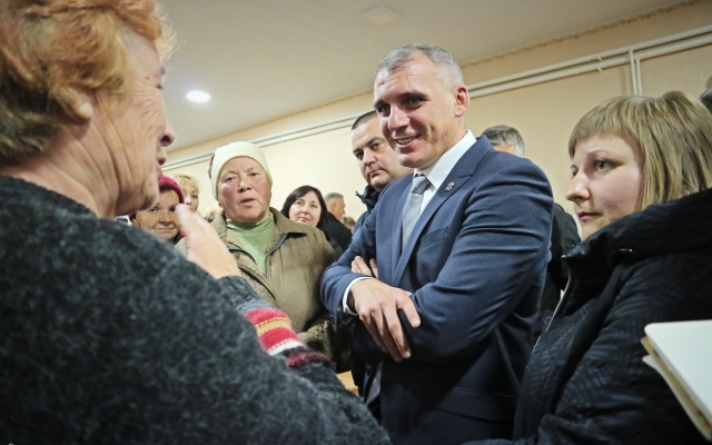 Мэр Николаева Александр Сенкевич встретился с жителями Малой Коренихи Фото № 1 Мэр Николаева Александр Сенкевич встретился с жителями Малой Коренихи Фото № 1