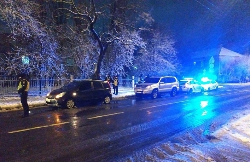 Водитель, сбивший девушку-патрульную, под домашним арестом Фото № 0 Водитель, сбивший девушку-патрульную, под домашним арестом Фото № 0