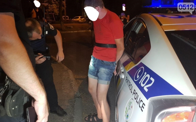 В центре Николаева два парня надругались над 12-летней девочкой Фото № 1 В центре Николаева два парня надругались над 12-летней девочкой Фото № 1