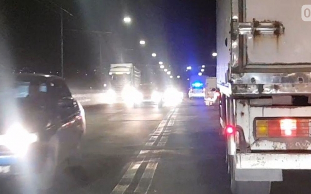 На Ингульском мосту произошла авария с участием грузовика и двух иномарок Фото № 2 На Ингульском мосту произошла авария с участием грузовика и двух иномарок Фото № 2