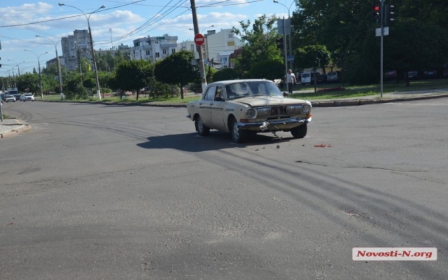 В районе Садовой в Николаеве столкнулись В районе Садовой в Николаеве столкнулись