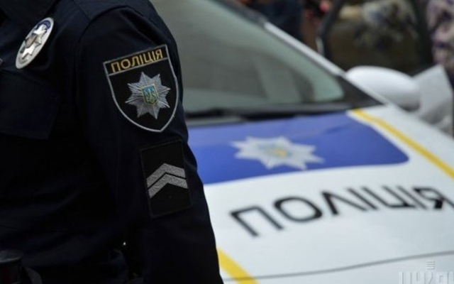 В Николаеве патрульные задержали мужчину, который разгуливал по улице с пистолетом Фото № 0 В Николаеве патрульные задержали мужчину, который разгуливал по улице с пистолетом Фото № 0