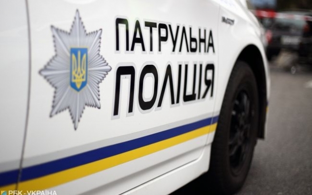Южноукраинский мажор устроил драку прямо у отделения Нацполиции и едва не сбил на BMW майора полиции Фото № 0 Южноукраинский мажор устроил драку прямо у отделения Нацполиции и едва не сбил на BMW майора полиции Фото № 0