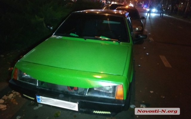 На Центральном проспекте столкнулись два автомобиля, обошлось механическими повреждениями Фото № 2 На Центральном проспекте столкнулись два автомобиля, обошлось механическими повреждениями Фото № 2