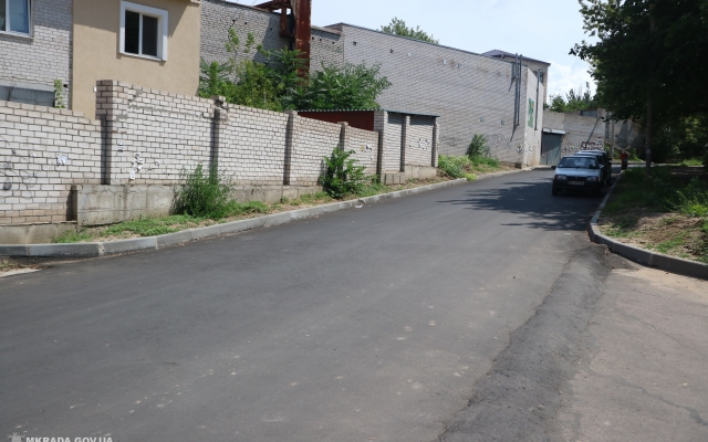 Заводской район продолжает ремонты внутриквартальных проездов Фото № 20 Заводской район продолжает ремонты внутриквартальных проездов Фото № 20