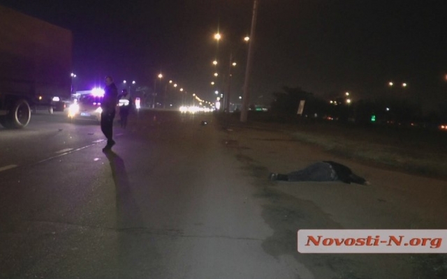 Авария в микрорайоне Варваровка: грузовик сбил пешехода, полиция устанавливает личность погибшего Фото № 0 Авария в микрорайоне Варваровка: грузовик сбил пешехода, полиция устанавливает личность погибшего Фото № 0