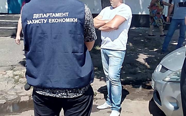 Полиция задержала на взятке в 7 тысяч гривен чиновника «Николаевэлектротранса» Фото № 0 Полиция задержала на взятке в 7 тысяч гривен чиновника «Николаевэлектротранса» Фото № 0