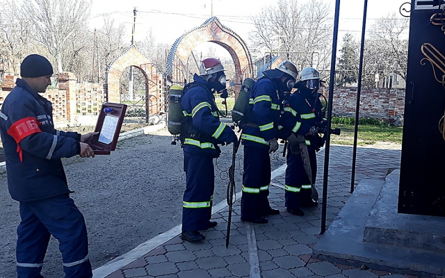 Накануне Светлого Воскресения Христова николаевские спасатели провели учения в церквях города Фото № 6 Накануне Светлого Воскресения Христова николаевские спасатели провели учения в церквях города Фото № 6