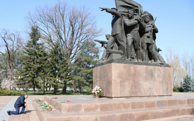 Сегодня Николаев отмечает 76-ю годовщину освобождения от нацистских оккупантов (ФОТО) Фото № 2 Сегодня Николаев отмечает 76-ю годовщину освобождения от нацистских оккупантов (ФОТО) Фото № 2