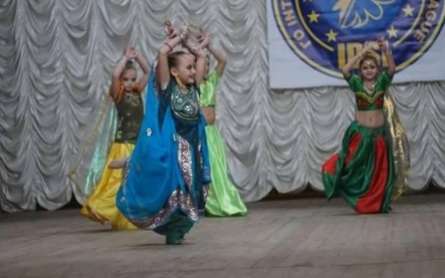 Воспитанники городского дворца «Корабельный» на соревнованиях по современным танцам покорили всех индийскими танцами Фото № 0 Воспитанники городского дворца «Корабельный» на соревнованиях по современным танцам покорили всех индийскими танцами Фото № 0