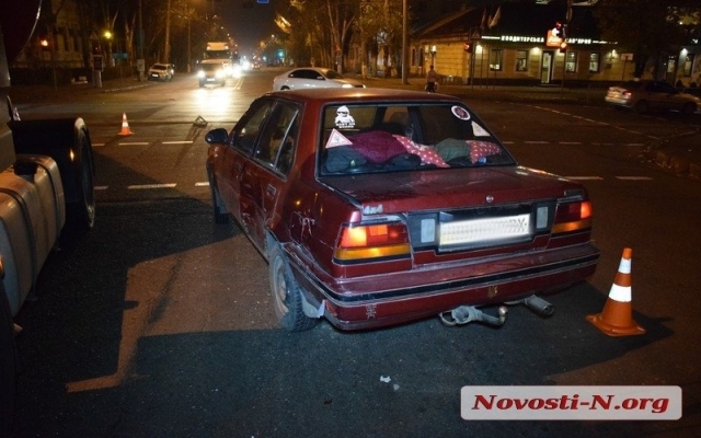 На Пушкинской грузовик столкнулся с автомобилем Фото № 0 На Пушкинской грузовик столкнулся с автомобилем Фото № 0