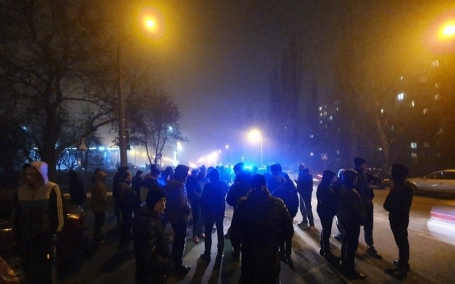 В Николаеве произошел конфликт между участниками похоронной процессии и патрульными Фото № 0 В Николаеве произошел конфликт между участниками похоронной процессии и патрульными Фото № 0
