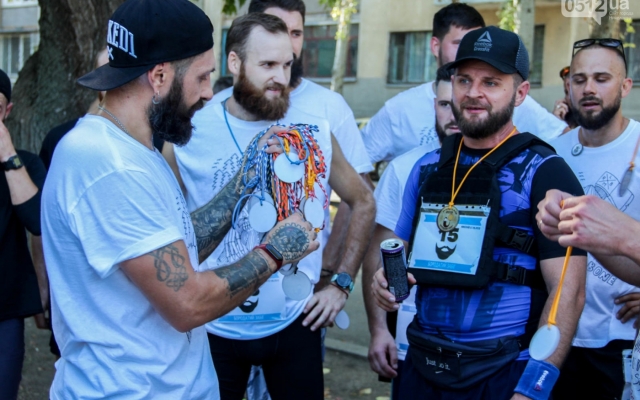 По Николаеву пробежались самые бородатые люди города Фото № 14 По Николаеву пробежались самые бородатые люди города Фото № 14