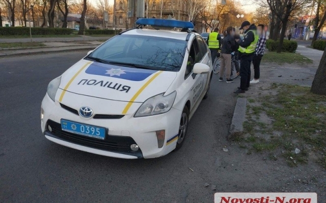 В центре Николаева девушка на «Шкоде» въехала в «Ситроен» Фото № 4 В центре Николаева девушка на «Шкоде» въехала в «Ситроен» Фото № 4