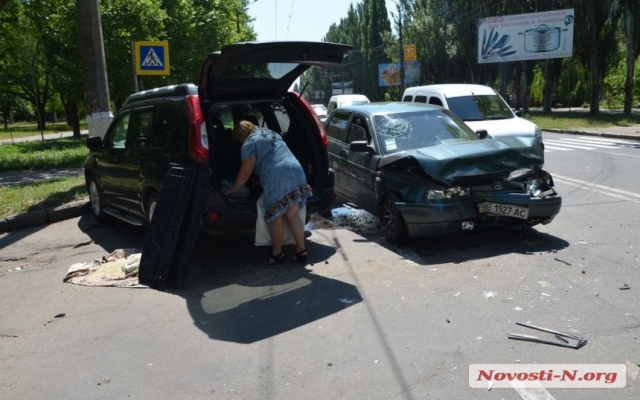 В Николаеве пострадал человек в результате ДТП Фото № 4 В Николаеве пострадал человек в результате ДТП Фото № 4
