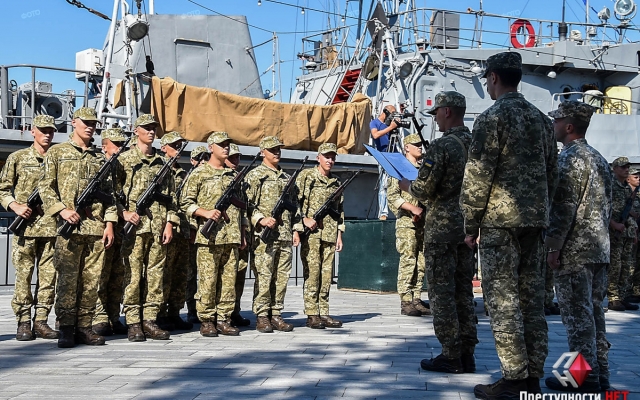В Николаеве 237 новобранцев приняли военную присягу Фото № 4 В Николаеве 237 новобранцев приняли военную присягу Фото № 4