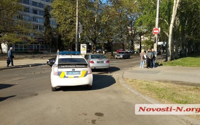 По вине пьяного водителя на Центральном проспекте столкнулись две иномарки Фото № 2 По вине пьяного водителя на Центральном проспекте столкнулись две иномарки Фото № 2