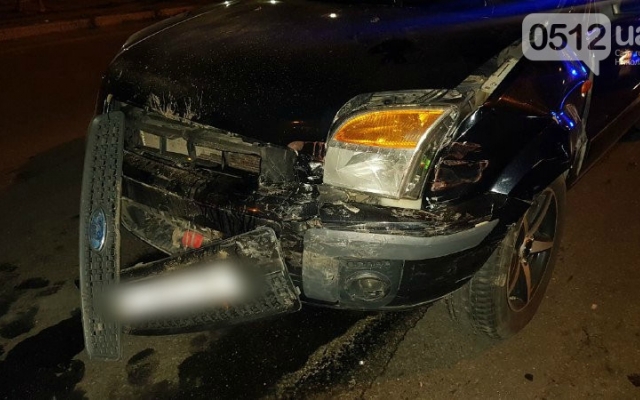 На Героев Украины произошла авария с участием трех автомобилей, пострадали женщина и ребенок Фото № 7 На Героев Украины произошла авария с участием трех автомобилей, пострадали женщина и ребенок Фото № 7