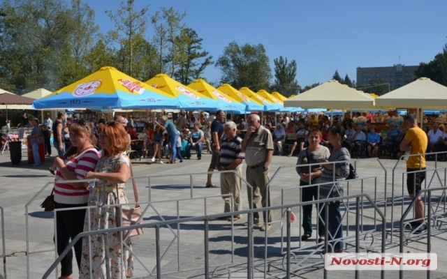 На Соборной площади проходит Фестиваль оркестров Фото № 1 На Соборной площади проходит Фестиваль оркестров Фото № 1