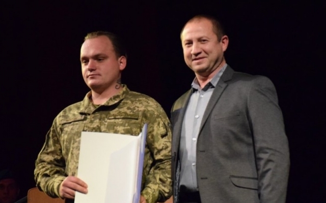 Сегодня военнослужащим из Николаева вручали сертификаты на жилье Фото № 13 Сегодня военнослужащим из Николаева вручали сертификаты на жилье Фото № 13