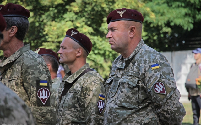 Жители Николаева почтили память павших десантников Фото № 5 Жители Николаева почтили память павших десантников Фото № 5