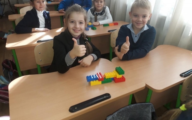 Первые классы школ Николаева бесплатно получили наборы LEGO, которые помогут детям в обучении Фото № 0 Первые классы школ Николаева бесплатно получили наборы LEGO, которые помогут детям в обучении Фото № 0