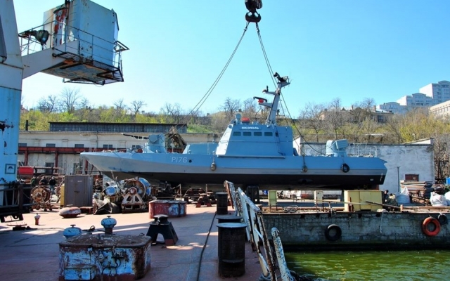 На судостроительном заводе спустили на воду два бронекатера после ремонта Фото № 1 На судостроительном заводе спустили на воду два бронекатера после ремонта Фото № 1