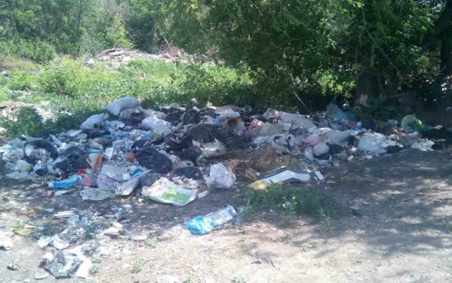 Туристы в Мигии после себя оставляют горы мусора Фото № 2 Туристы в Мигии после себя оставляют горы мусора Фото № 2