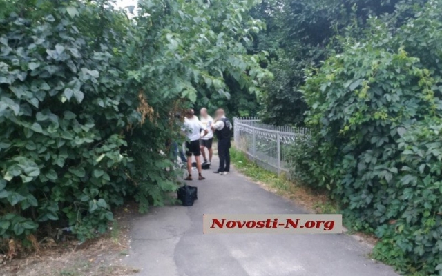 Сотрудники СБУ задержали двоих торговцев наркотиками с крупной суммой денег Фото № 1 Сотрудники СБУ задержали двоих торговцев наркотиками с крупной суммой денег Фото № 1
