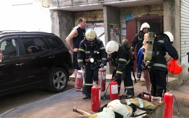 Людей эвакуировали – в многоэтажке Николаева горела коммуникационная шахта Фото № 1 Людей эвакуировали – в многоэтажке Николаева горела коммуникационная шахта Фото № 1