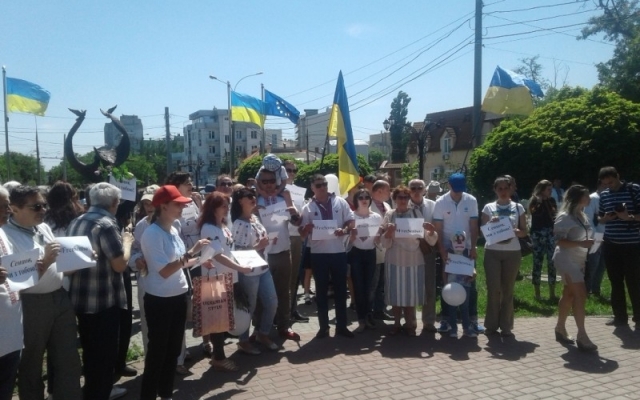 В Николаеве прошёл флешмоб в поддержку российского заключенного - украинского режиссера Олега Сенцова Фото № 2 В Николаеве прошёл флешмоб в поддержку российского заключенного - украинского режиссера Олега Сенцова Фото № 2