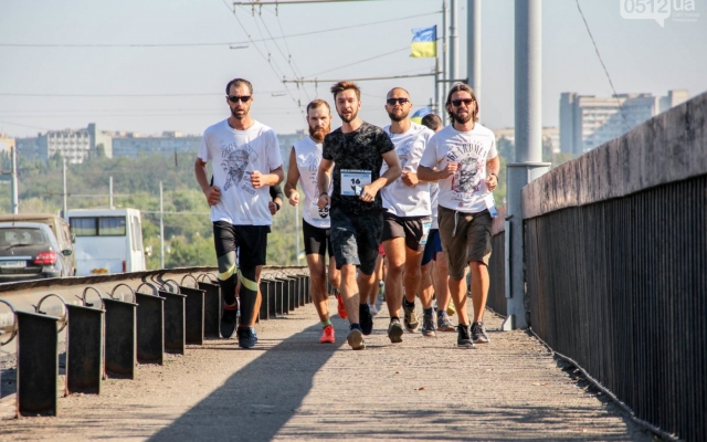 По Николаеву пробежались самые бородатые люди города Фото № 10 По Николаеву пробежались самые бородатые люди города Фото № 10