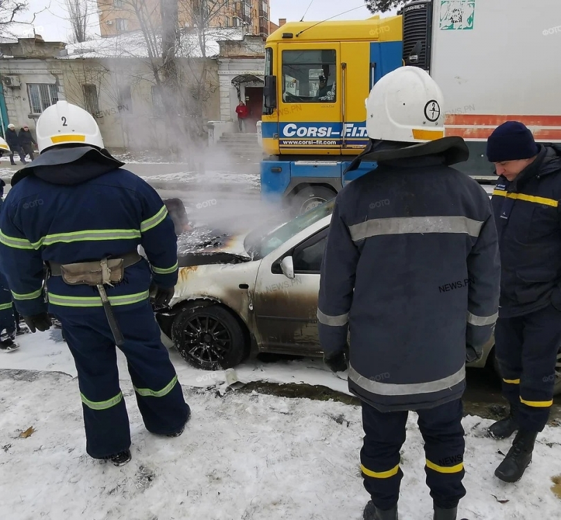 В Николаеве сгорел Volkswagen, после ремонта ГБО пахло газом Фото № 1 В Николаеве сгорел Volkswagen, после ремонта ГБО пахло газом Фото № 1