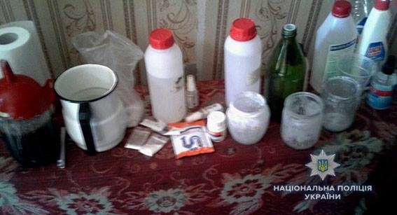 Житель Николаева изготовлял и распространял смертельно опасный синтетический наркотик Фото № 8 Житель Николаева изготовлял и распространял смертельно опасный синтетический наркотик Фото № 8