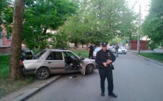 Сегодня в Николаеве поймали двух профессиональных квартирных воров, один из них - гражданин Грузии Фото № 0 Сегодня в Николаеве поймали двух профессиональных квартирных воров, один из них - гражданин Грузии Фото № 0