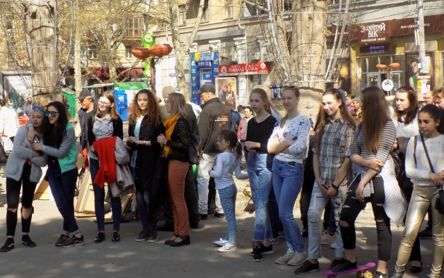 В Николаеве стартовал музыкальный марафон «Николаев поет на Соборной» Фото № 16 В Николаеве стартовал музыкальный марафон «Николаев поет на Соборной» Фото № 16
