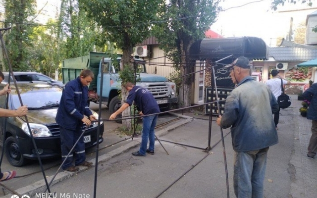 В Заводском районе демонтировали незаконно установленные объекты Фото № 3 В Заводском районе демонтировали незаконно установленные объекты Фото № 3