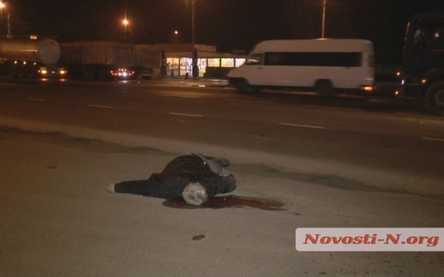 Авария в микрорайоне Варваровка: грузовик сбил пешехода, полиция устанавливает личность погибшего Фото № 1 Авария в микрорайоне Варваровка: грузовик сбил пешехода, полиция устанавливает личность погибшего Фото № 1