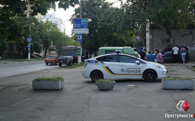 В Николаеве возле педуниверситета произошло тройное ДТП Фото № 0 В Николаеве возле педуниверситета произошло тройное ДТП Фото № 0