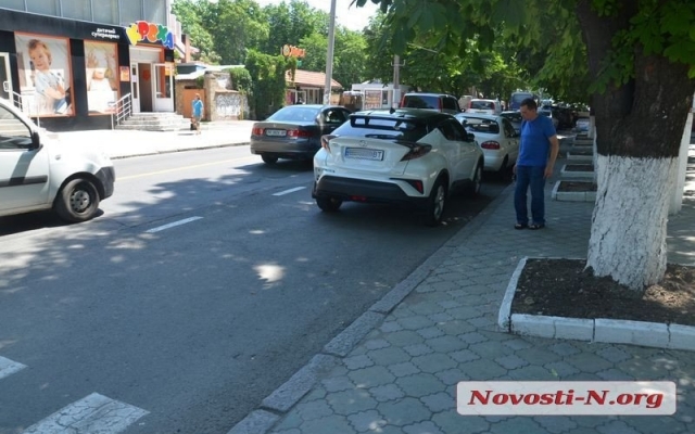 В центре Николаева произошло ДТП Фото № 3 В центре Николаева произошло ДТП Фото № 3
